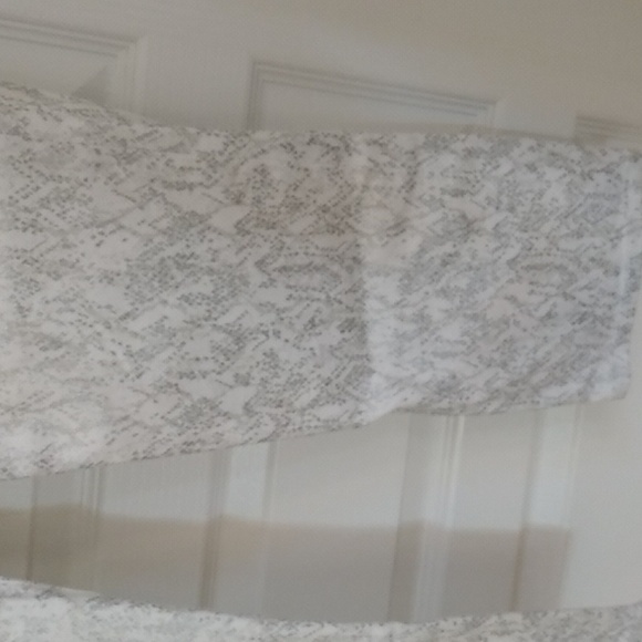 Express Cropped Straight Super High Rise Size: 6 - Picture 7 of 12